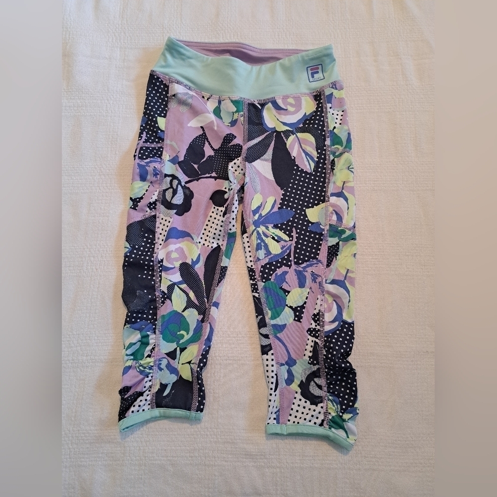 Fila girls size 7 or xs cropped leggings, floral design EUC